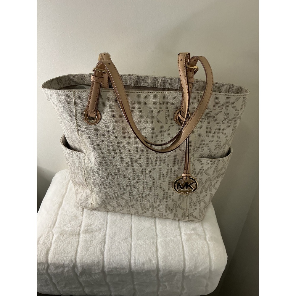 Authentic Vintage Michael Kors Jet Set Top-Zip‎ Tote – Vanilla Monogram w/ Box